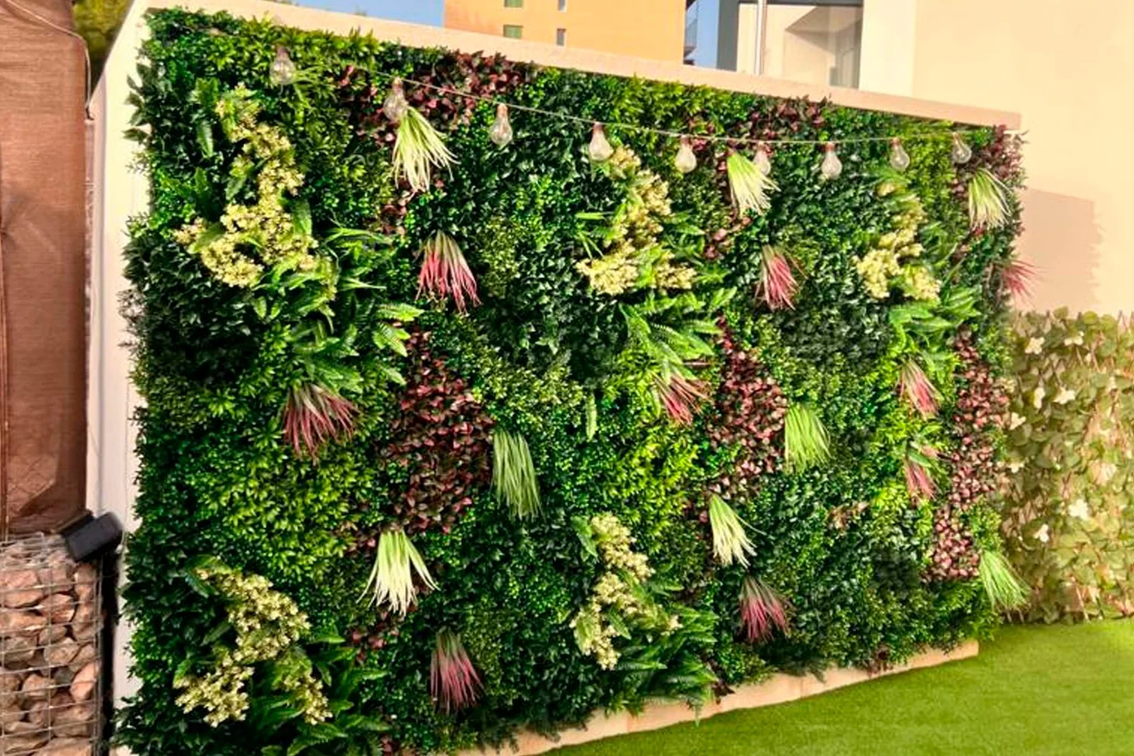 Top 5 Reasons Why Vertical Gardens are essential for Miami homes